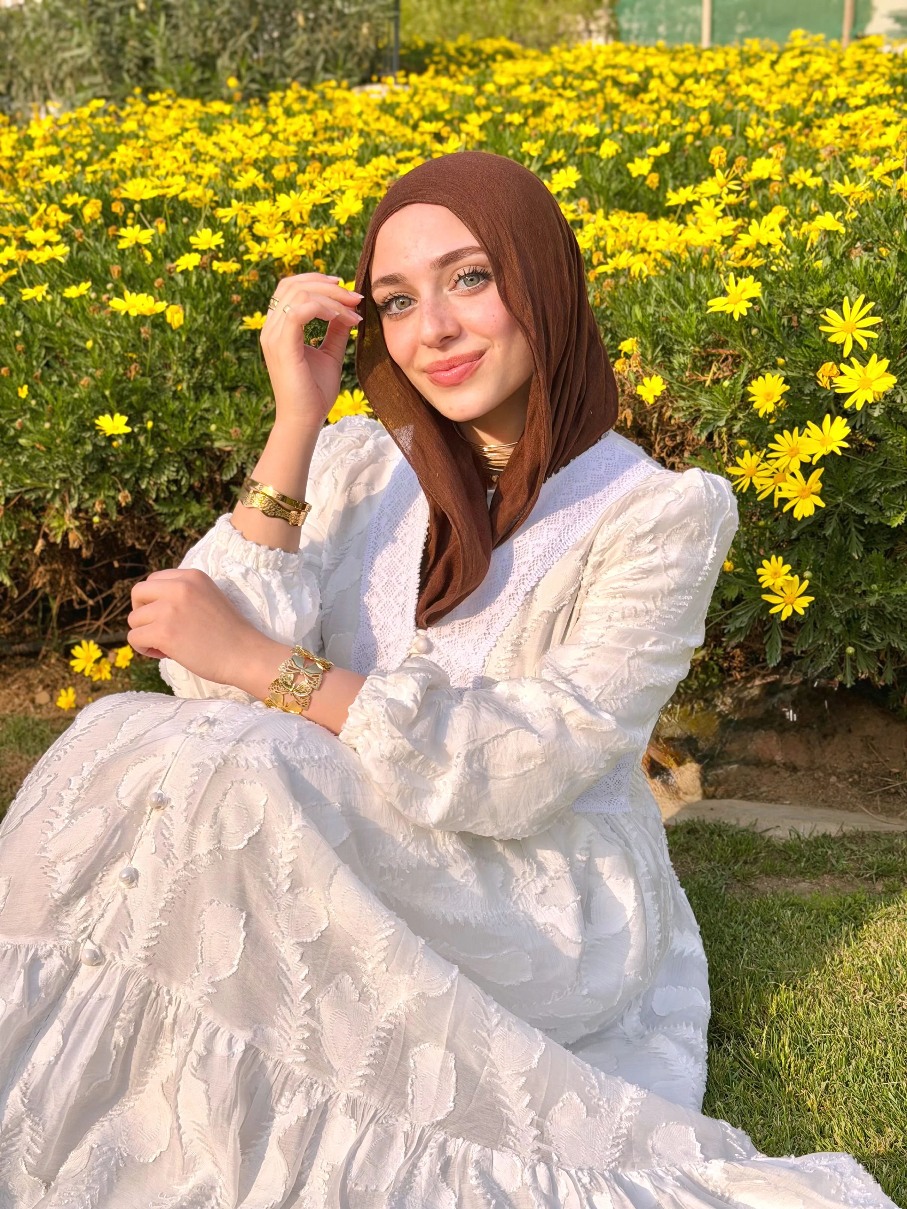Elegant soft feminine white dress - Image 3
