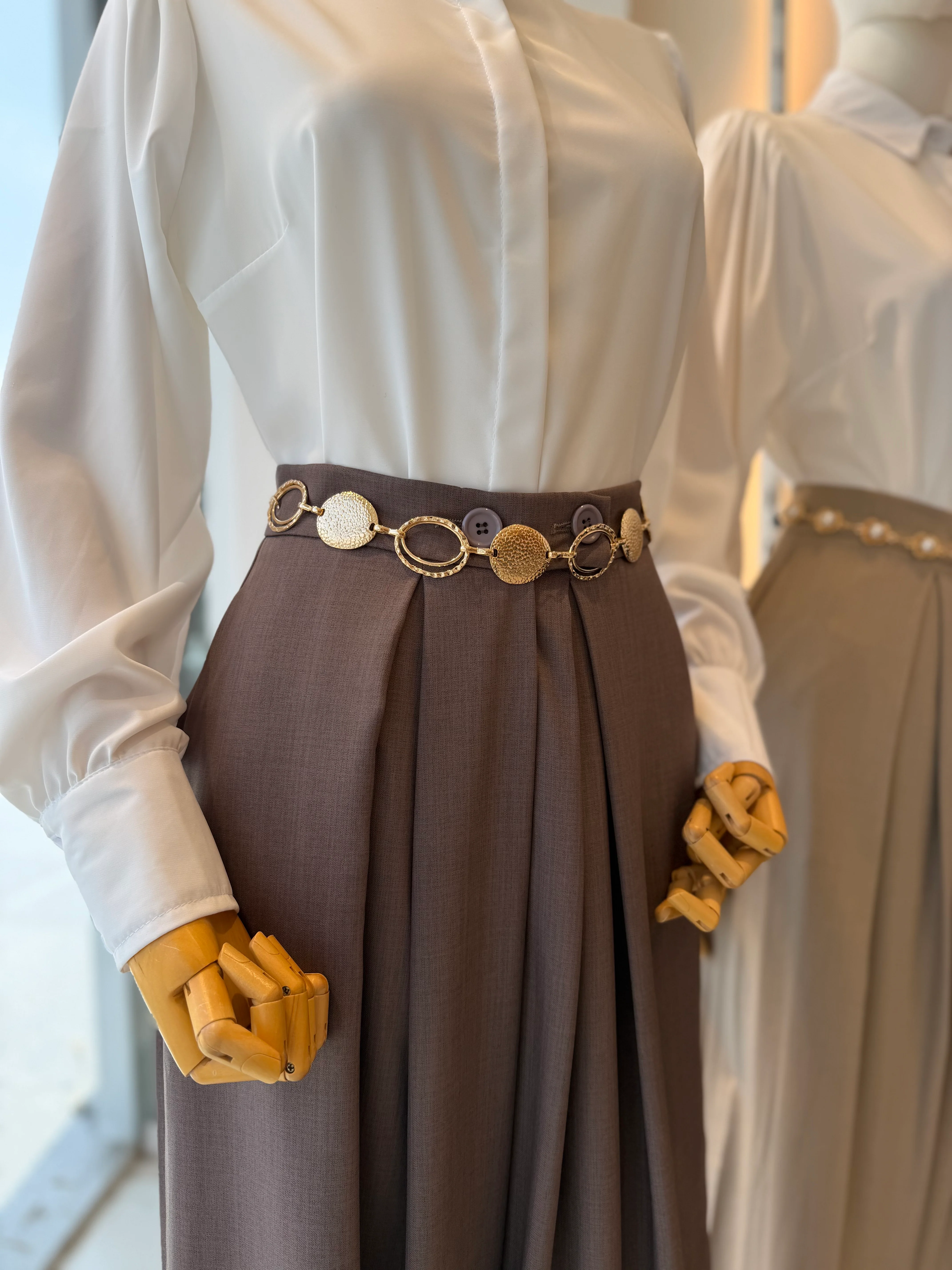 Iconic Classic Wide-Leg Pants - Image 4