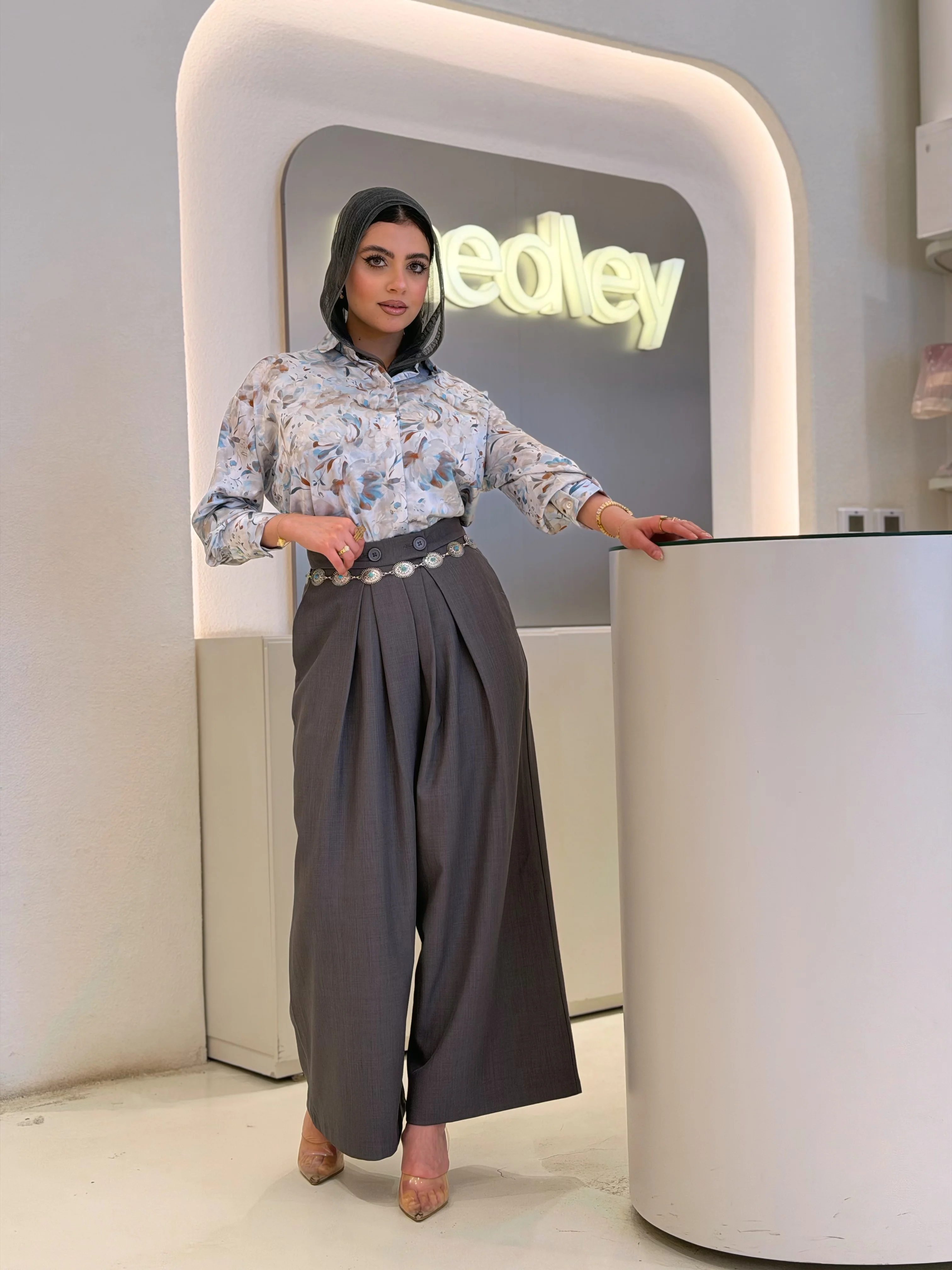 Iconic Classic Wide-Leg Pants - Image 9